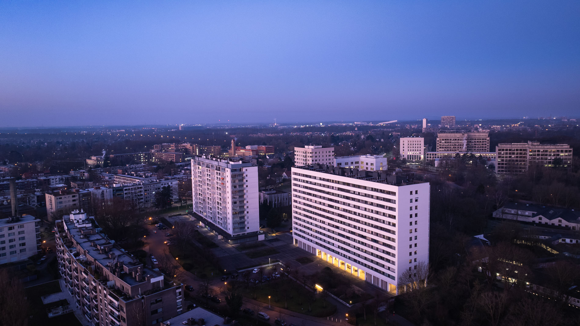 COMTIS HOUD JE GEBOUW DRAAIENDE